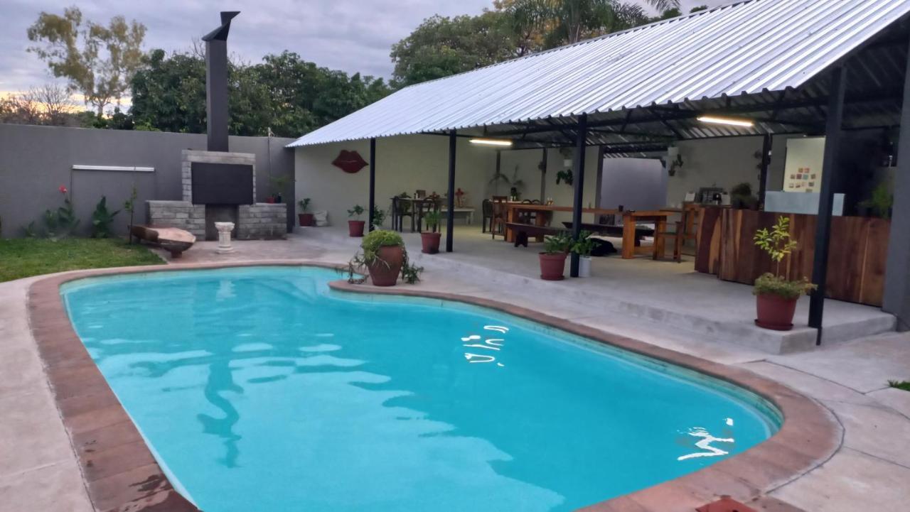 Urban Farm Haus Guesthouse Rundu Exteriör bild