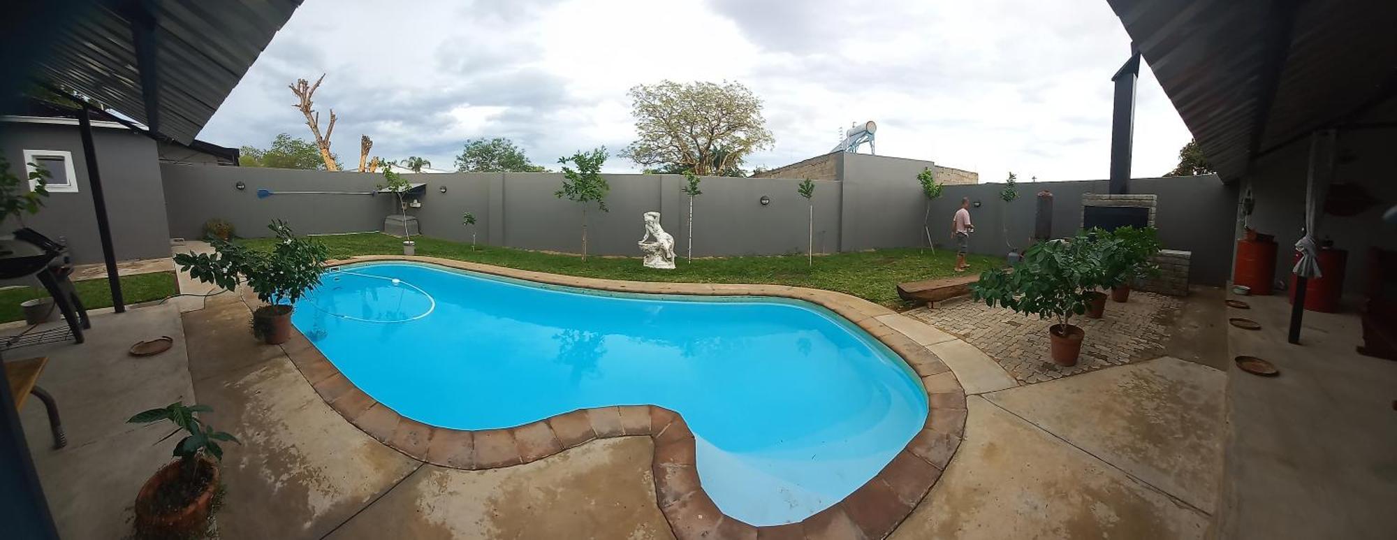 Urban Farm Haus Guesthouse Rundu Exteriör bild